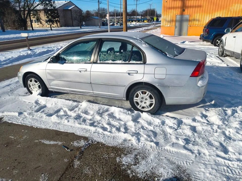 2005 Honda Civic 7th Gen - Image 3 of 7