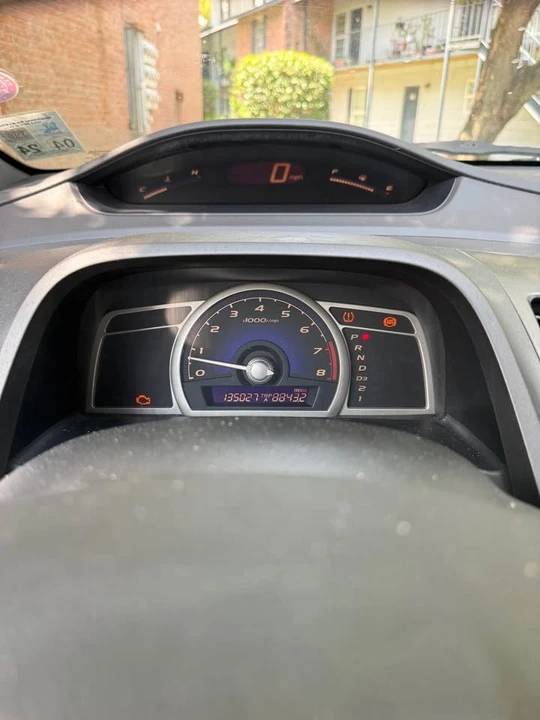 2008 Honda Civic 8th Gen - Image 2 of 9