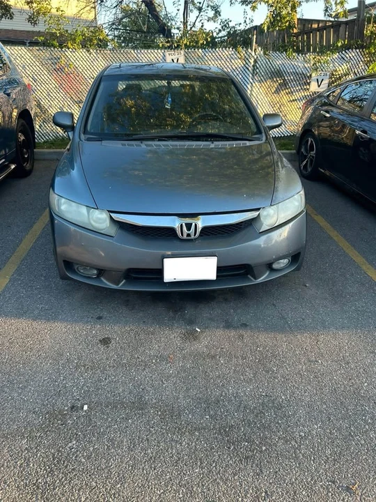 2009 Honda Civic 8th Gen - Image 2 of 4