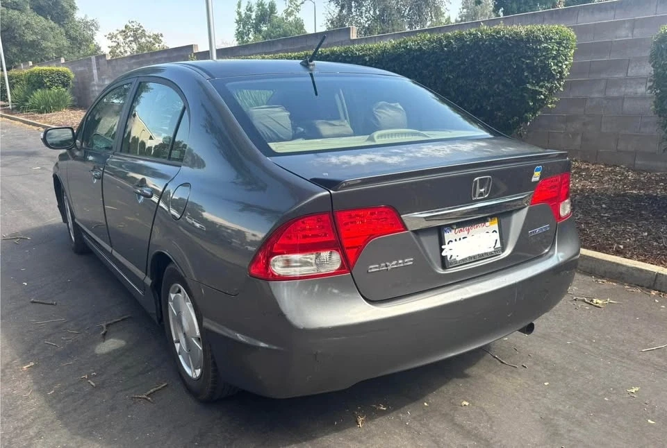 2010 Honda Civic 8th Gen - Image 3 of 9