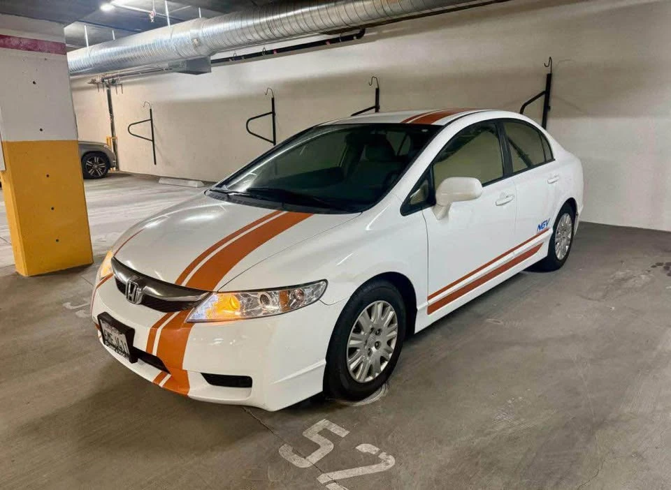 2010 Honda Civic 8th Gen - Image 3 of 6