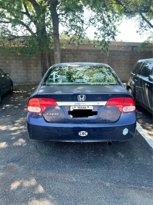 2011 Honda Civic 8th Gen - Image 2 of 3