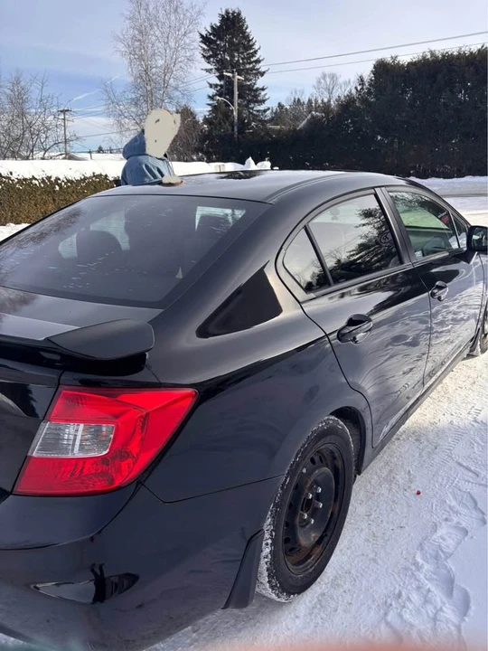2012 Honda Civic 9th Gen - Image 2 of 10