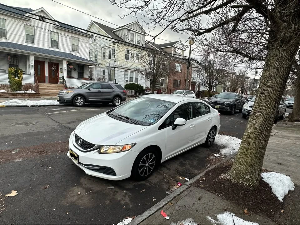 2013 Honda Civic 9th Gen - Image 3 of 10
