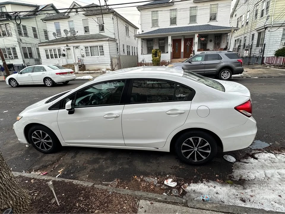 2013 Honda Civic 9th Gen - Image 4 of 10