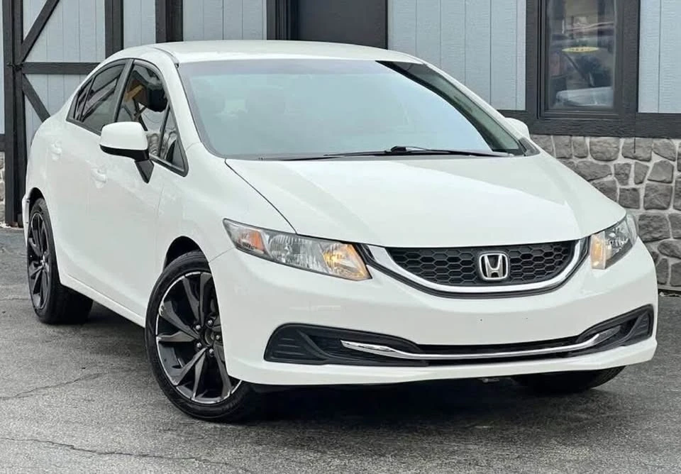 2013 Honda Civic 9th Gen - Image 3 of 10