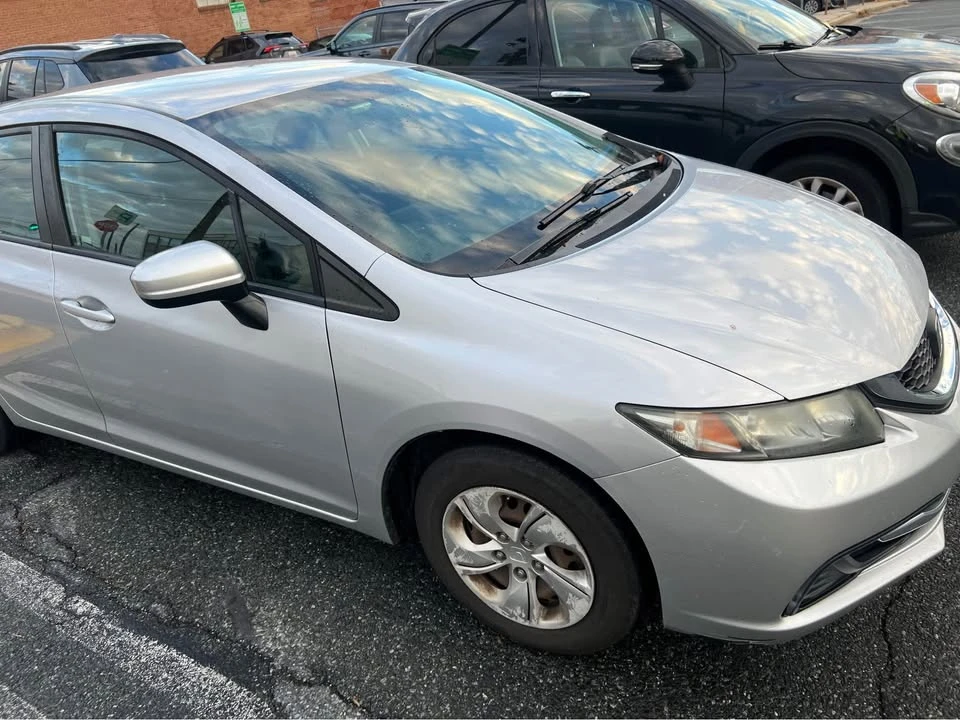 2015 Honda Civic 9th Gen - Image 3 of 5