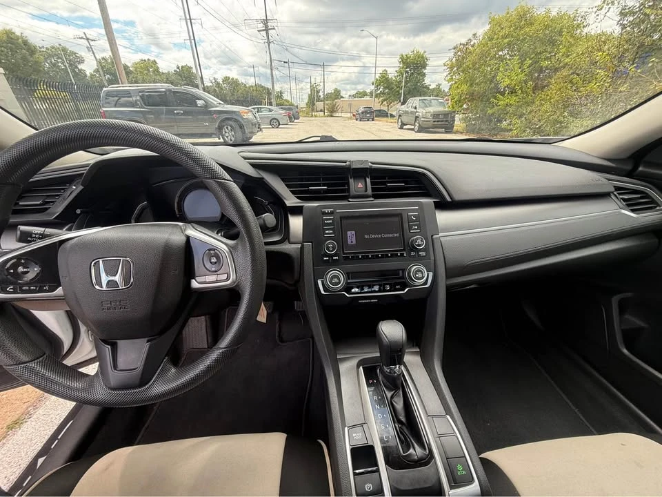 2016 Honda Civic 10th Gen - Image 5 of 9