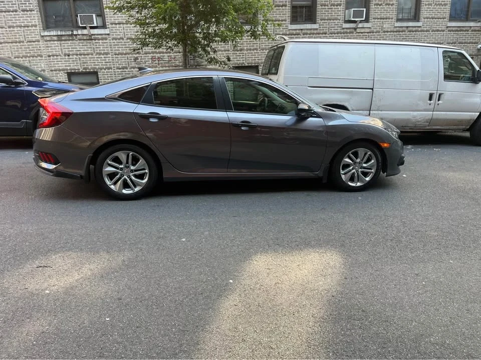 2017 Honda Civic 10th Gen - Image 3 of 8