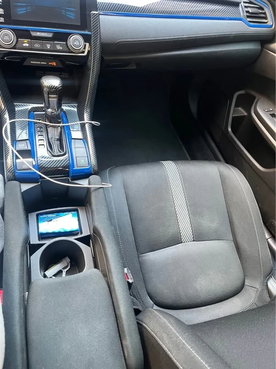 2017 Honda Civic 10th Gen - Image 5 of 8