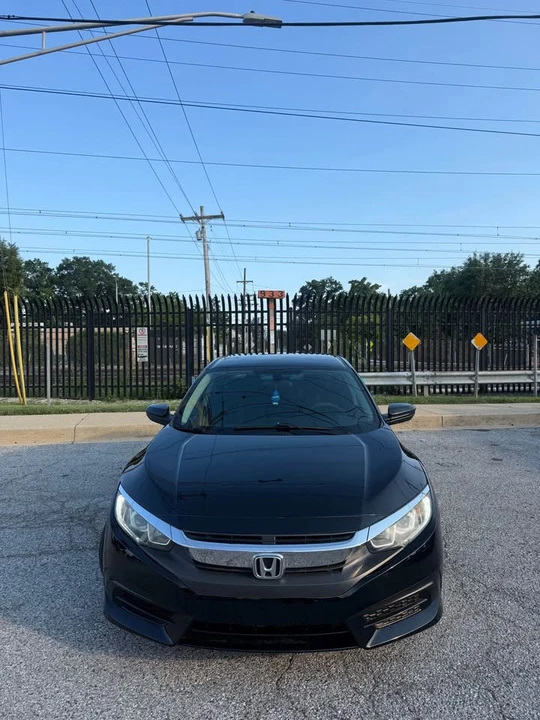 2018 Honda Civic 10th Gen - Image 2 of 10