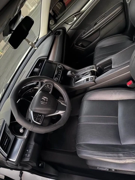2018 Honda Civic 10th Gen - Image 3 of 5