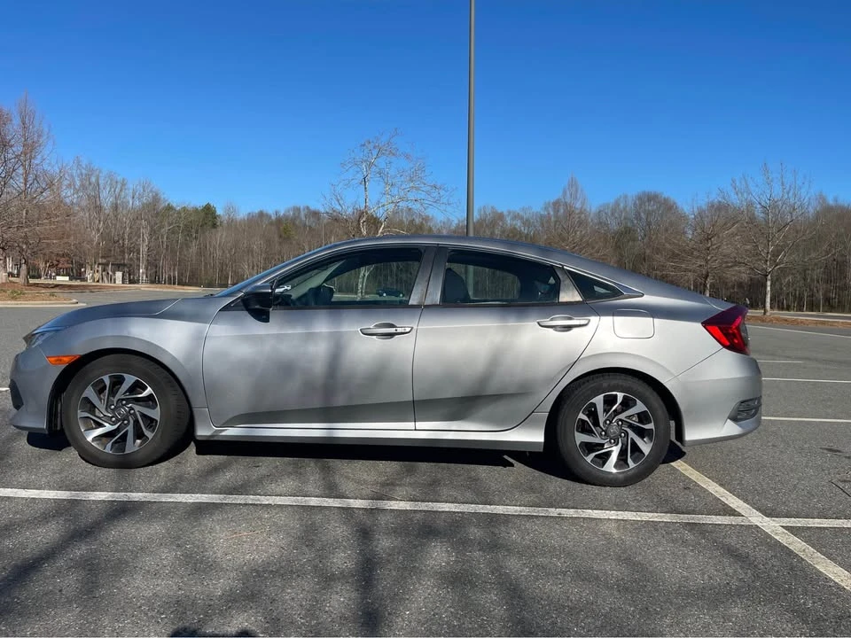 2016 Honda Civic 10th Gen - Image 3 of 9