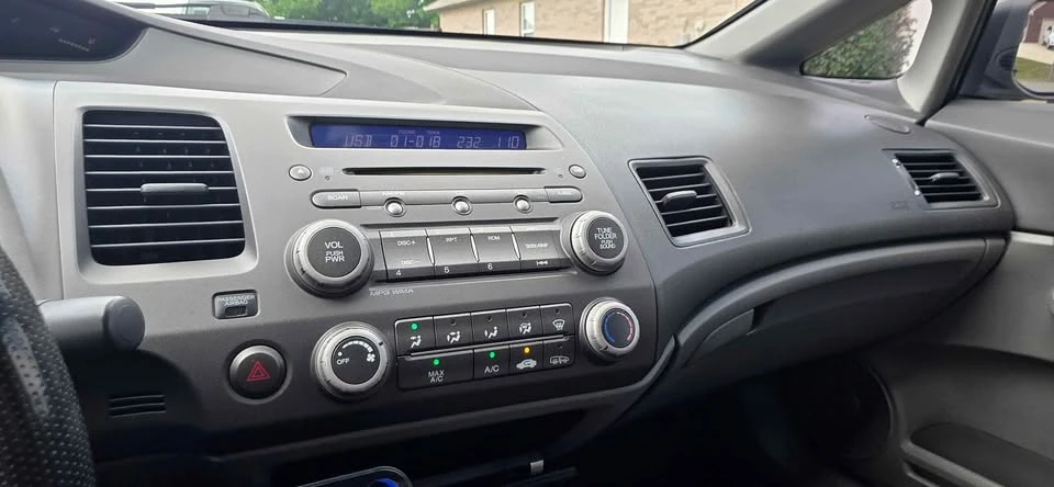 2010 Honda Civic 8th Gen - Image 6 of 10