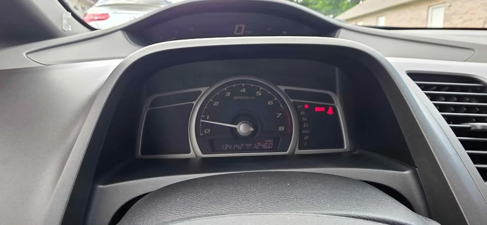 2010 Honda Civic 8th Gen - Image 5 of 10