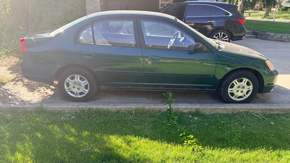 2002 Honda Civic 7th Gen - Image 2 of 8