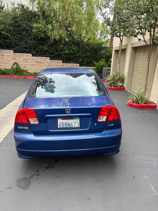 2004 Honda Civic 7th Gen - Image 2 of 4