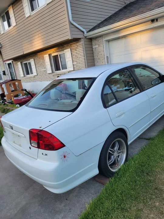 2005 Honda Civic 7th Gen - Image 2 of 4