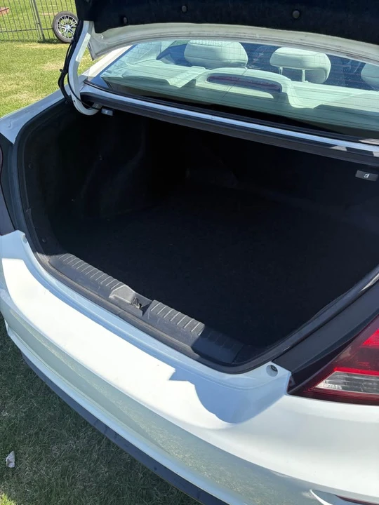 2014 Honda Civic 9th Gen - Image 6 of 9