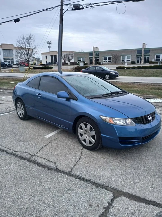 2011 Honda Civic 8th Gen - Image 2 of 10