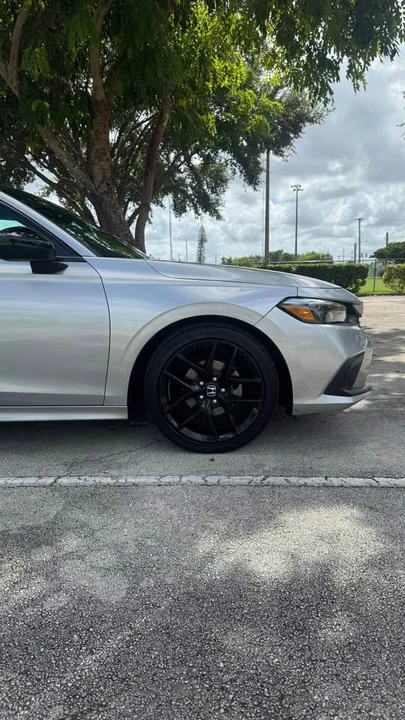 2022 Honda Civic 11th Gen - Image 9 of 10