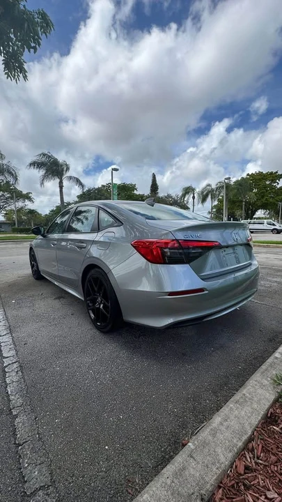 2022 Honda Civic 11th Gen - Image 6 of 10