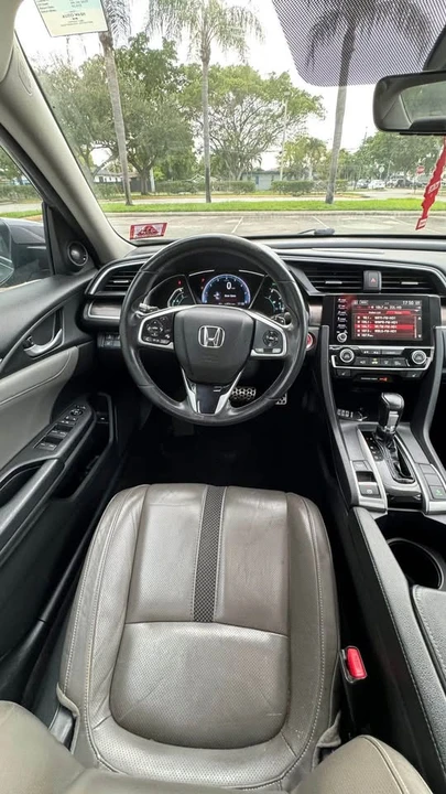 2018 Honda Civic 10th Gen - Image 6 of 10