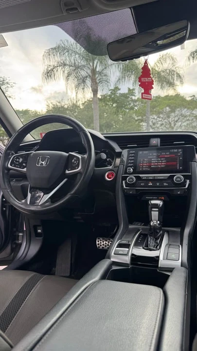 2018 Honda Civic 10th Gen - Image 5 of 10