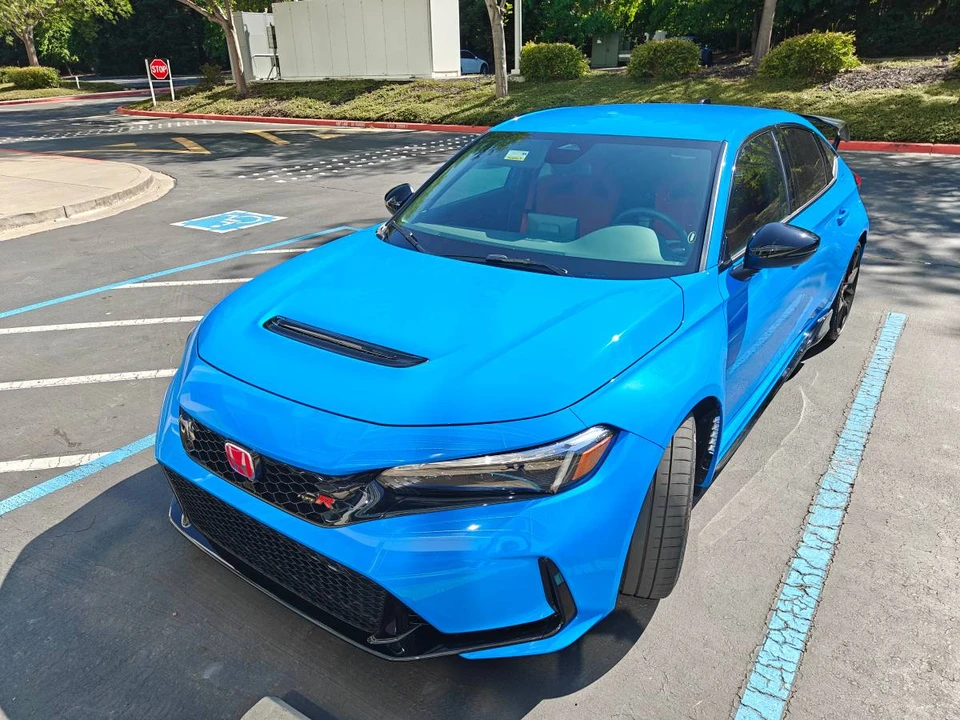 2025 Honda FL5 Civic Type R - Image 8 of 10