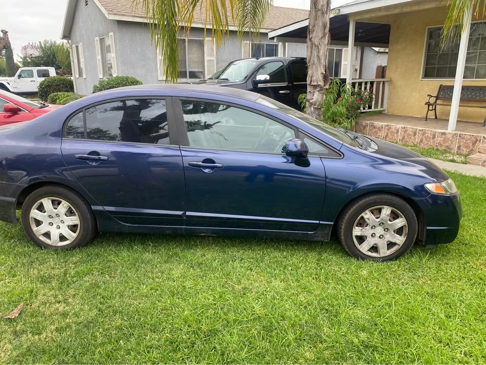 2009 Honda Civic 8th Gen - Image 3 of 3