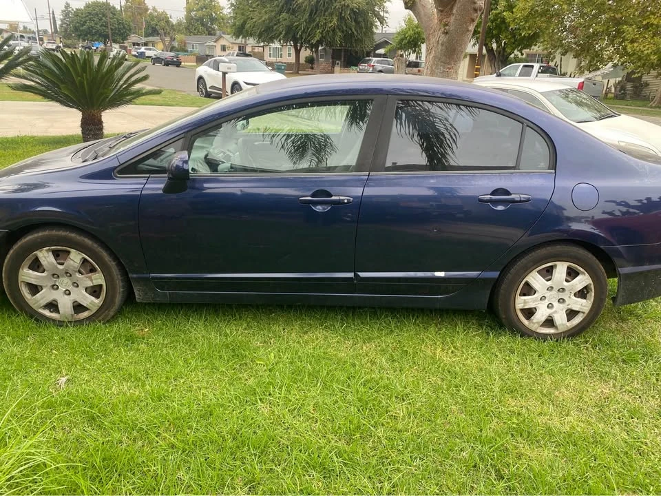2009 Honda Civic 8th Gen - Image 2 of 3