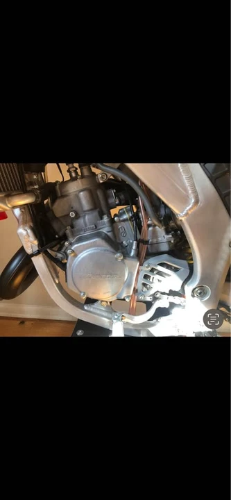 2003 Honda CR - Image 2 of 10