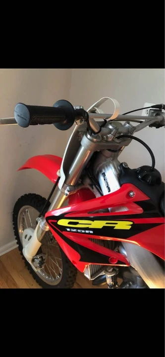 2003 Honda CR - Image 4 of 10