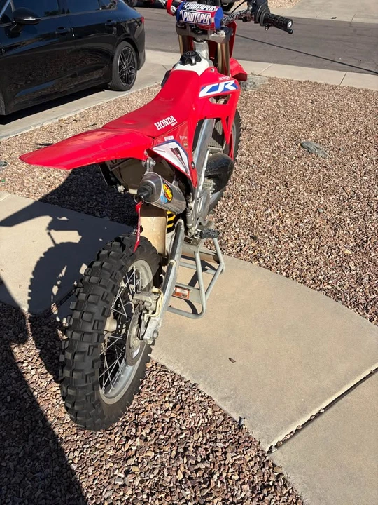 Honda CR - Image 5 of 6