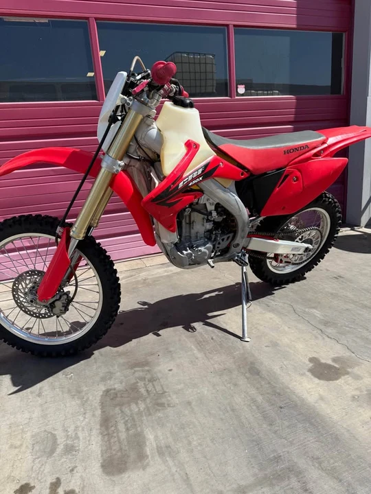 Honda CRF - Image 5 of 6