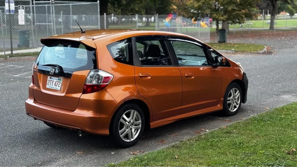 2010 Honda Fit - Image 8 of 8