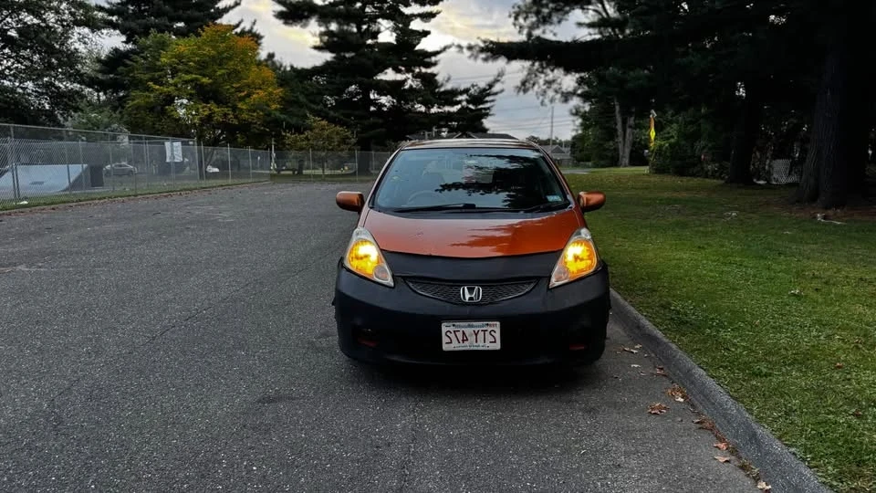 2010 Honda Fit - Image 6 of 8