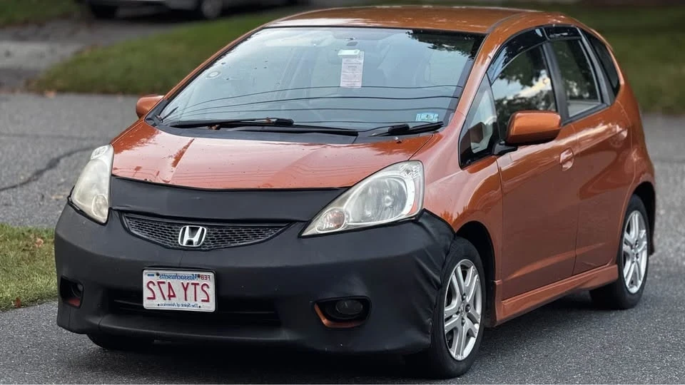 2010 Honda Fit - Image 2 of 8