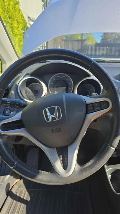Honda Fit - Image 3 of 11