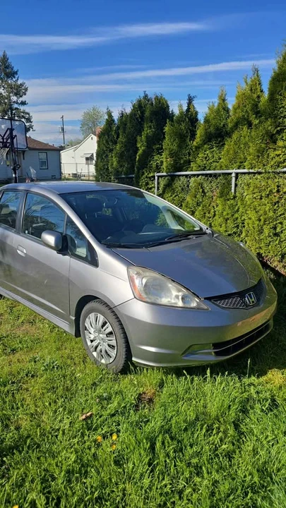 Honda Fit - Image 7 of 11