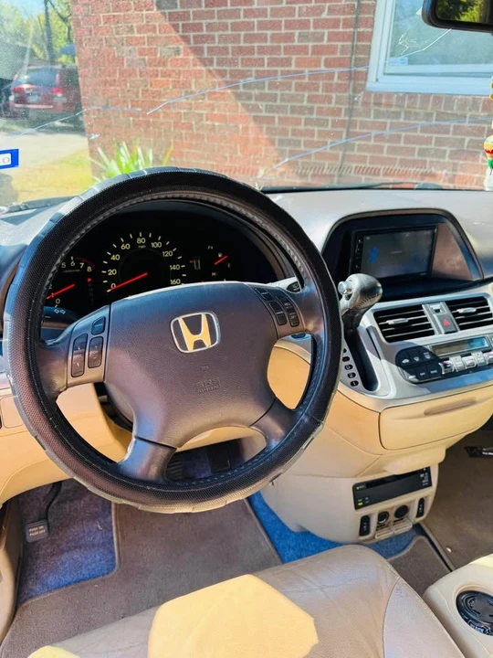 2010 Honda Odyssey - Image 5 of 10