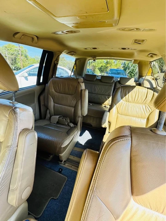 2010 Honda Odyssey - Image 6 of 10
