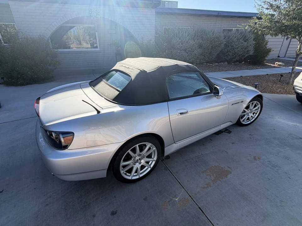2005 Honda AP2 S2000 - Image 2 of 4