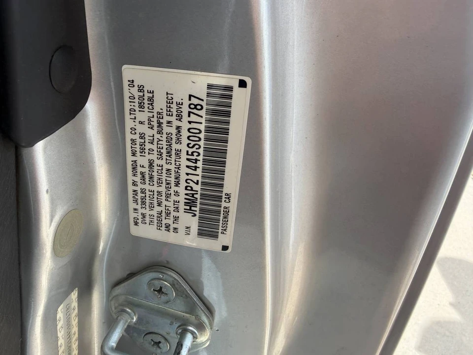 2005 Honda AP2 S2000 - Image 4 of 4