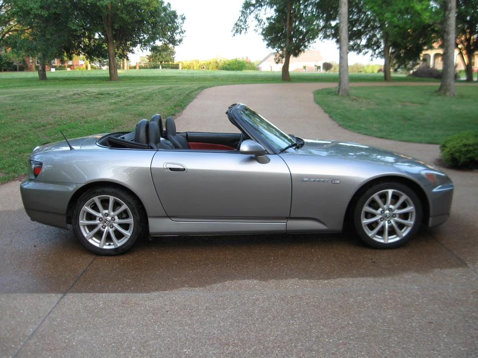 2006 Honda AP2 S2000 - Image 2 of 3