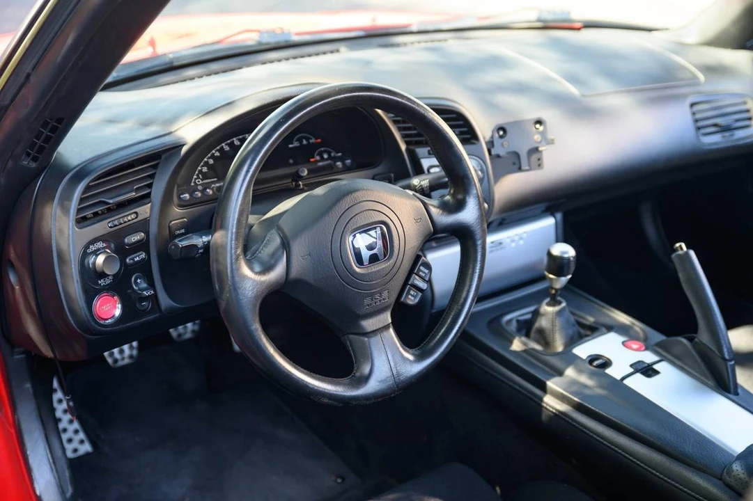 2005 Honda AP2 S2000 - Image 4 of 5