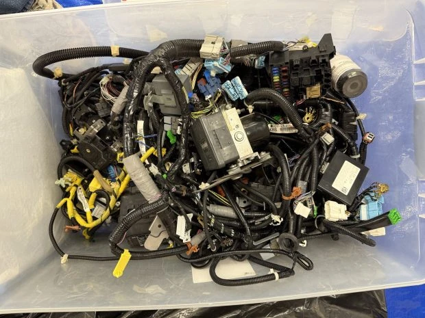 2000 Parts & Memorabilia Bodywork - Image 3 of 3