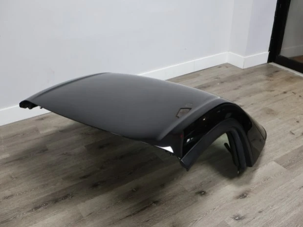 2000 Parts & Memorabilia Bodywork - Image 2 of 5