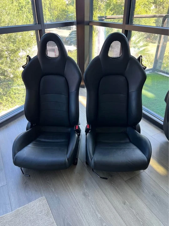 2003 Parts & Memorabilia Seats & Interior - Image 2 of 8