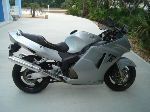 2002 Honda CBR - Image 2 of 4